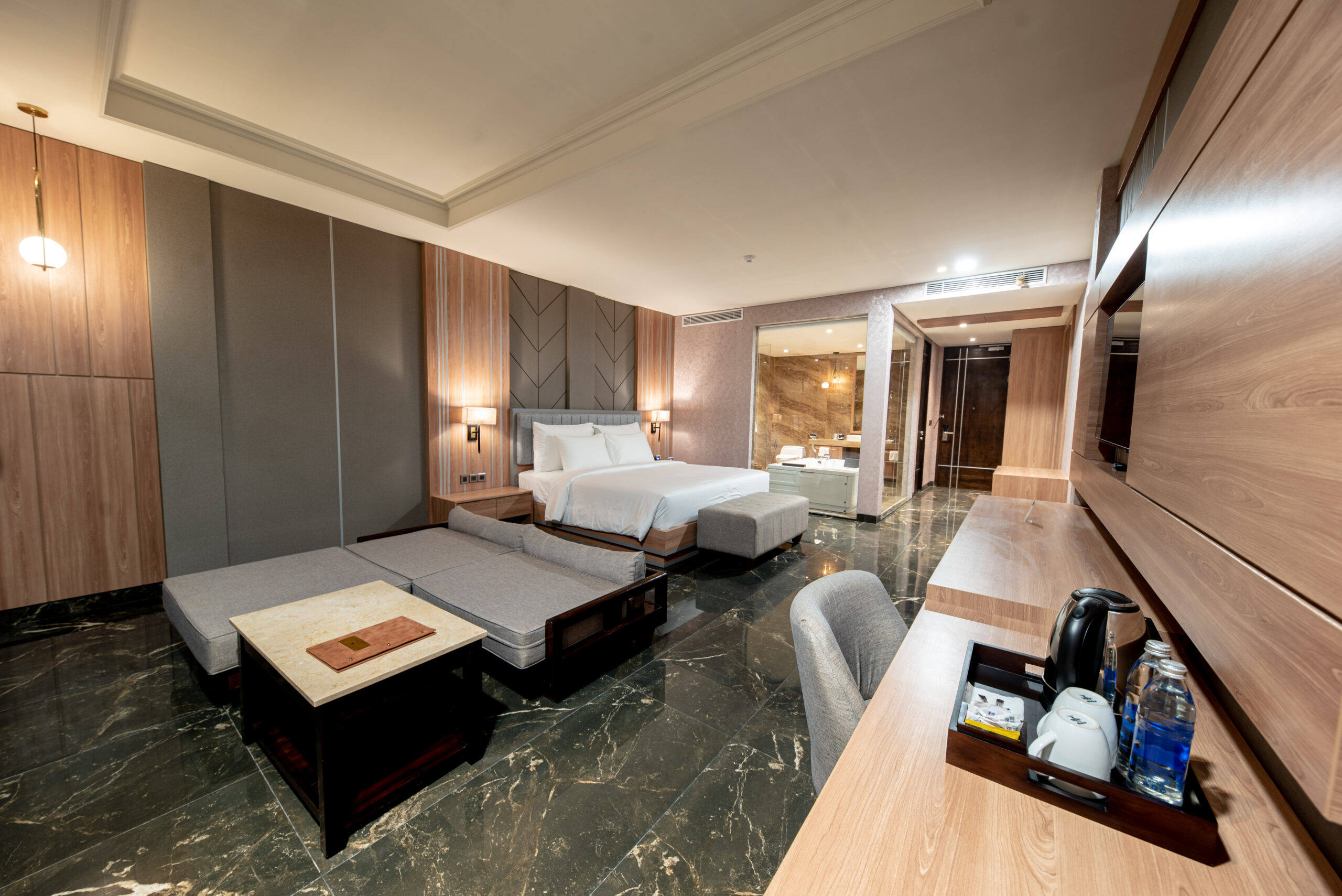 President Suite Gazebo Jacuzzi
